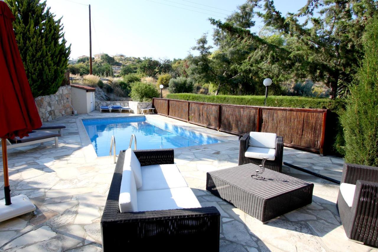 Swimmers' Paradise Pissouri Exteriör bild